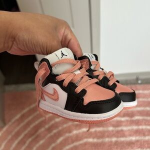 Nike Air Jordan 1 Mid Baby Sneaker Pink Black Size 4C